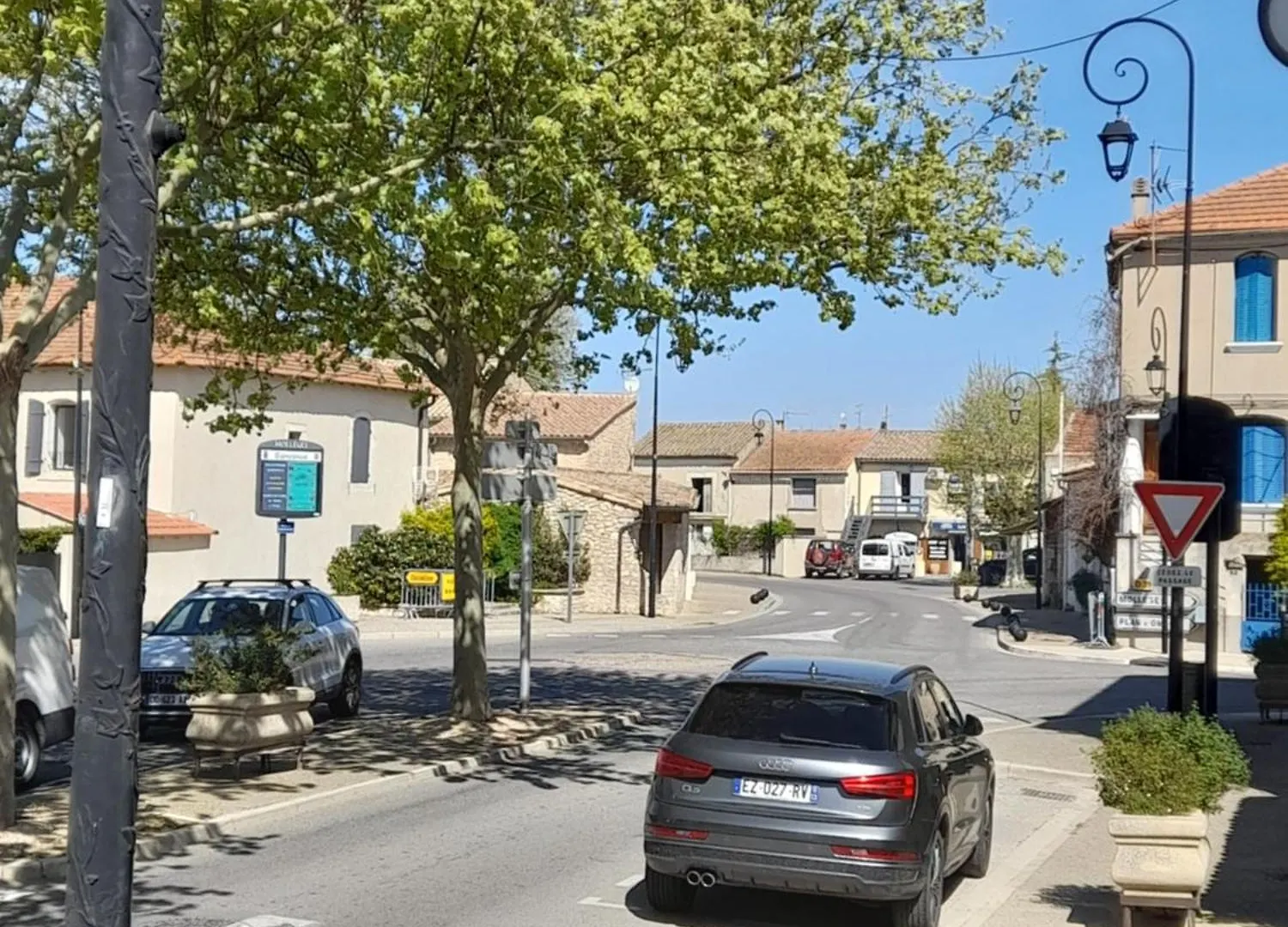 Maison De Village Renovee Molleges Holiday home
